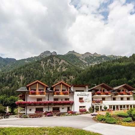 Graushof Hotel Val di Vizze Luaran gambar