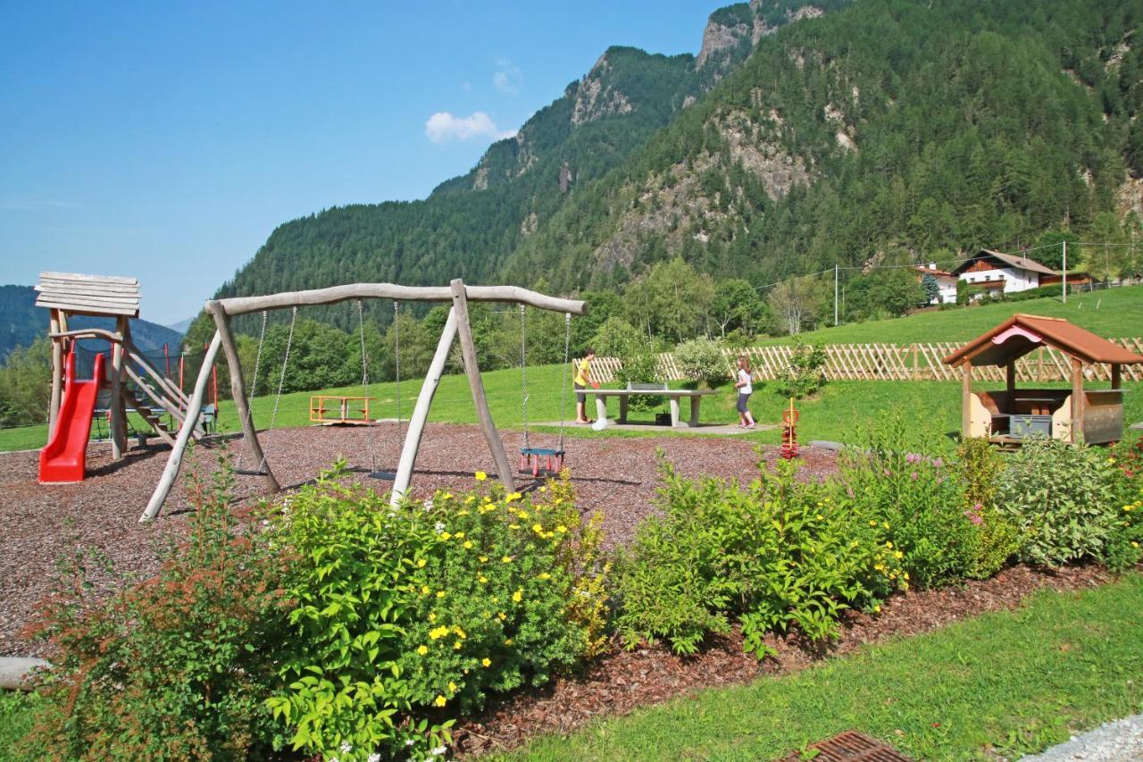 Graushof Hotel Val di Vizze Luaran gambar